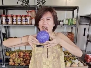 Ci Mehong Marahi Netizen hingga Jajanan di Festival Coachella Mahal