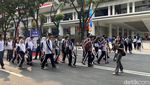 Foto Ramainya Anak SMA di Indonesia Arena, Tak Sabar Nonton Basket!