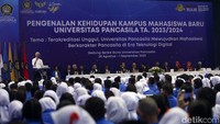Ganjar menjelaskan kondisi perekonomian Indonesia diprediksi akan lebih unggul dari Brazil, Rusia, Mexico, hingga Jepang dengan perkiraan pendapatan per kapita sebesar 23.000 dolar AS.  