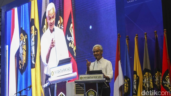 Ganjar Hadiri Acara Pengenalan Kehidupan Kampus Mahasiswa Baru Universitas Pancasila Gubernur Jawa Tengah Ganjar Pranowo memberikan pengarahan dalam acara Pengenalan Kehidupan Kampus Mahasiswa Baru (PKKMB) di Universitas Pancasila, Jakarta, Senin (28/8/2023).