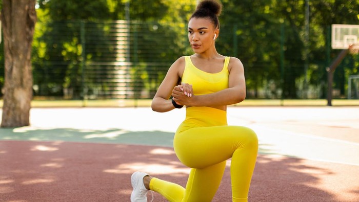 Lunges, Ini Cara Melakukannya untuk Melatih Otot Pinggul dan Kaki