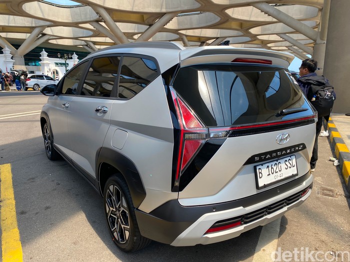 Hyundai Stargazer X