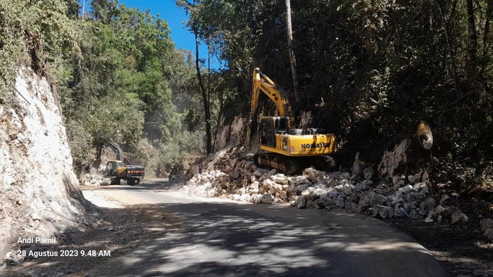 Jalan Poros Maros-Bone tepatnya di wilayah Camba akan kembali ditutup.