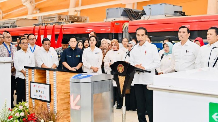 Jokowi Resmikan LRT Jabodebek