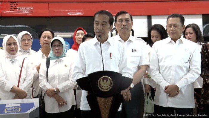 Jokowi Resmikan LRT Jabodebek