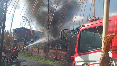 Kebakaran rumah di Klungkung, Senin (28/8/2023).