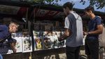 Kios Buku Warisan UNESCO di Sepanjang Sungai Seine Paris Bakal Digusur