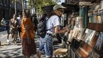 Kios Buku Warisan UNESCO di Sepanjang Sungai Seine Paris Bakal Digusur