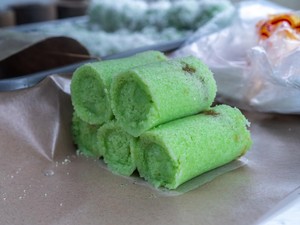 Kue Putu Dicetak dengan Paralon, Ini Bahaya yang Mengintai
