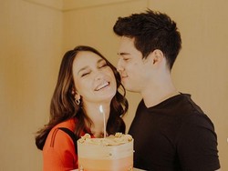 7 Foto Kemesraan Luna Maya & Maxime Bouttier, Terbaru Dicium Saat Ultah ke-40