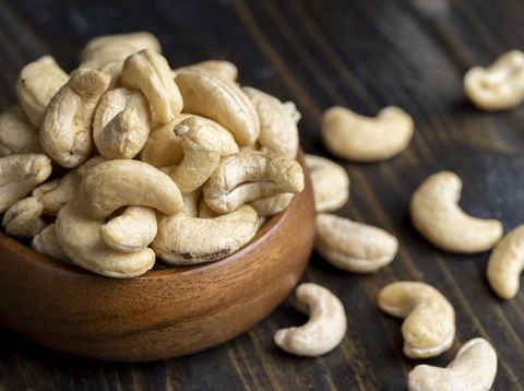 Tak Bikin Jerawatan, Ini 7 Manfaat Sehat Ngemil Kacang Mete