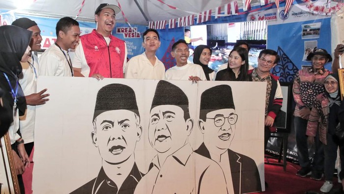 Menteri Pemuda dan Olahraga Republik Indonesia (Menpora RI) Dito Ariotedjo membuka Pekan Kreativitas Pemuda Indonesia atau Kreativesia di Pura Mangkunegaran, Solo, Jawa Tengah, Minggu (