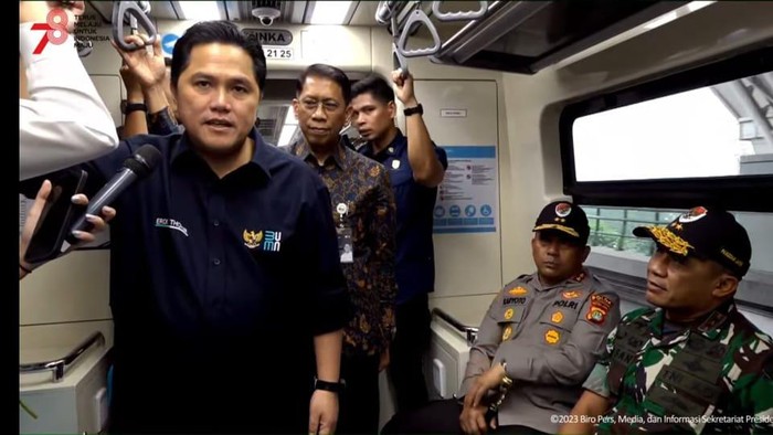 Menteri BUMN Erick Thohir Jajal LRT Jabodebek