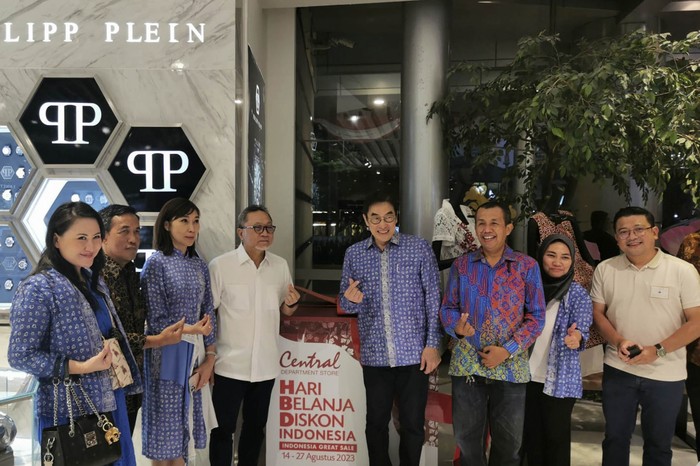 Menteri Perdagangan Zulkifli Hasan (Zulhas) menghadiri Hari Belanja Diskon Indonesia (HBDI) 2023, Sabtu (26/8).