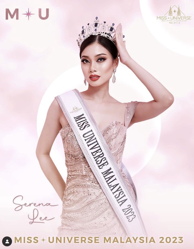 Inilah pemenang Miss Universe Malaysia 2023 Serena Lee. Kemenangan Serena menuai pro dan kontra karena sebelumnya pihak Miss Universe global memberikan pernyataan terkait pembatalan acara Miss Universe Malaysia 2023 imbas kasus pelecehan seksual di Miss Universe Indonesia 2023. Foto: Instagram/@missuniverse_malaysia