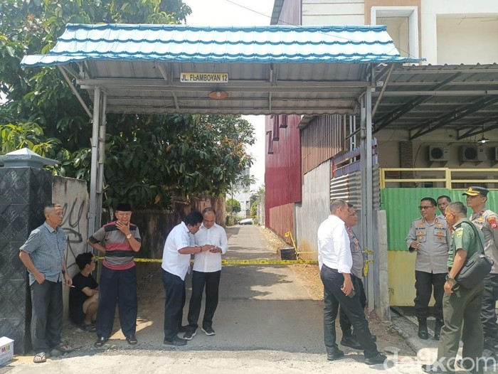 Paket misterius ditemukan warga di Jalan Flamboyan 12 Bengkulu