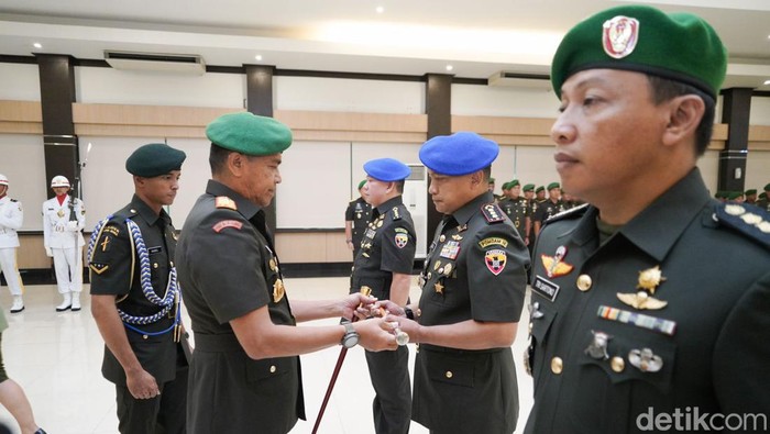 Pangdam Udayana Mayjen Harfendi melantik tiga pejabat di lingkungan Kodam Udayana.