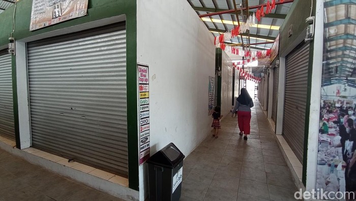 Pasar Rakyat Kecamatan Cibeureum Kota Tasikmalaya tampak lengang.