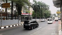 Tak terlihat adanya kemacetan di Jalan Metro Pondok Indah, Jaksel.  