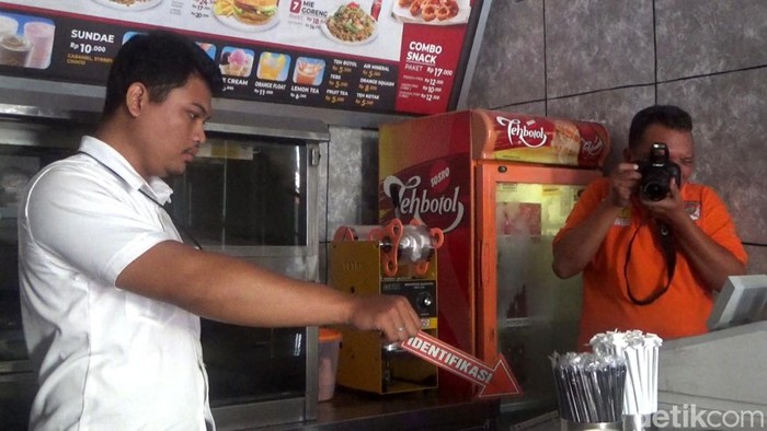 pembobolan brankas hits chicken jombang