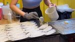 Ramping! Penjual Pancake Cantik Ini Viral di TikTok