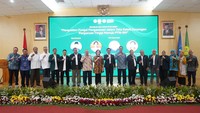 Sistem pelaporan PTN-BH mengacu pada sistem pelaporan pemerintahan, bukan seperti korporasi. Jadi kalau pengelolaan baik, pasti ada transparansi terhadap laporan-laporan yang disampaikan dan di Audit oleh BPK sebagai pengawas. Jadi oleh karena itu manajemen internal di PTN-BH itu harus ditata dari awal. 