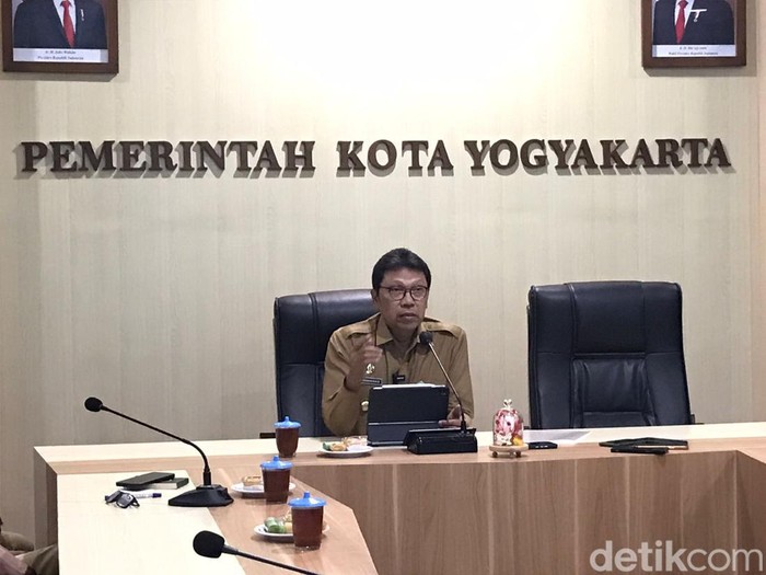 Pj Walikota Jogja, Singgih Raharjo saat jumpa pers di Balai Kota Jogja, Senin (28/8/2023) siang.