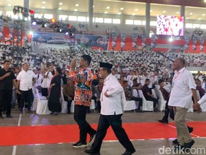 3 Kepala Daerah di Sumut Hadiri Rembuk Relawan Bobby Nasution