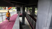 Sebagai tambahan informasi, sebelumnya JPM Dukuh Atas ini ditargetkan selesai pada akhir 2022 lalu. Bahkan, jauh sebelumnya proyek ini ditargetkan rampung lebih awal yakni pada Juli 2022 lalu.  