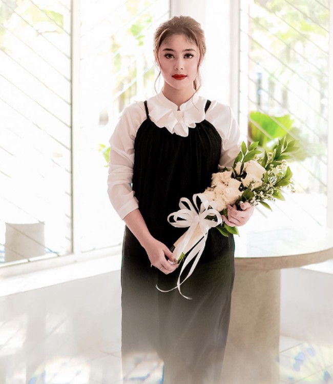 Meski sering terlihat mengenakan kebaya, beberapa kali Prigel Pangayu juga tampil kasual dan cantik saat berada di luar panggung. Foto: Instagram