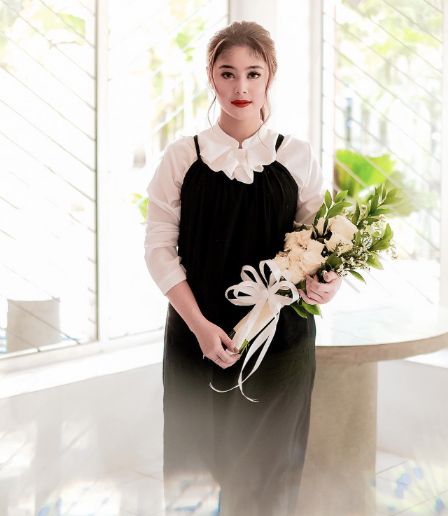 7 Potret Prigel Pangayu, Sinden Cantik yang Memesona karena Musik Campursari