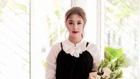 Bukan hanya membawakan lagu campur sari, Prigel juga menawan ketika menampilan lagu Jawa maupun dangdut kekinian. (Foto: Instagram)