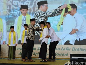 Pemprov Jabar Cetak Ribuan Santri Penghafal Alquran di Era RK-Uu