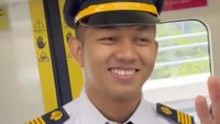 Namanya juga Rafi lo ini, wah selamat bekerja ya Pak Rafi, ungkap Raffi Ahmad dalam Instagram miliknya. Foto: instagram Raffi Ahmad