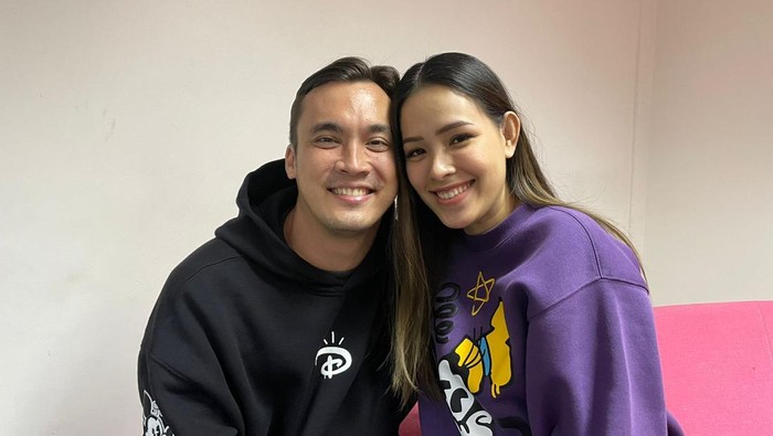 Rendy Kjaernett dan Lady Nayoan soal tato Syahnaz Sadiqah yang diubah menjadi gambar topeng Jepang.