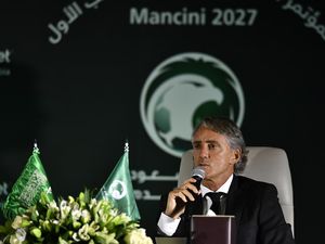 Mancini Ungkap Unek-unek Saat Latih Italia: Susah Banget Pilih Pemain!