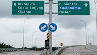 Tol Tebing Tinggi-Indrapura merupakan backbone jalur logistik dari dan ke Pelabuhan Kuala Tanjung serta akses ke Kawasan Ekonomi Khusus (KEK) Sei Mangkei menerus melalui Jalan Tol Indrapura-Kisaran.   
