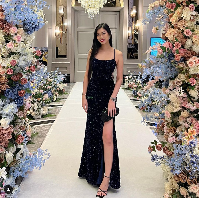 Sosok Serena Lee sendiri masih misterius. Unggahan Instagramnya hanya ada enam foto dirinya. Hingga kini belum ada informasi terkait profil Serena yang akan mewakili Malaysia di ajang Miss Universe 2023 di El Salvador pada November 2023. Foto: Dok. Instagram @serenaa.leee, @malaysianbeautypageantfc