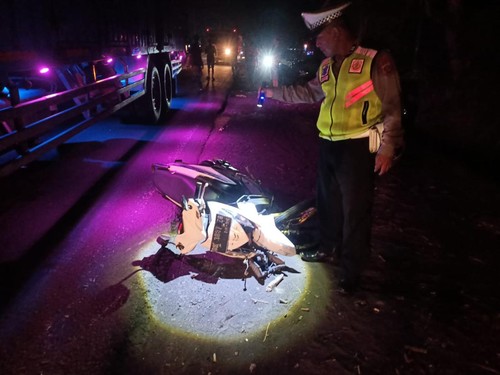 Kondisi kendaraan yang terlibat kecelakaan maut di Jalan Raya Denpasar-Gilimanuk, Kelurahan Gilimanuk, Kecamatan Melaya, Kabupaten Jembrana, Minggu (27/8/2023).