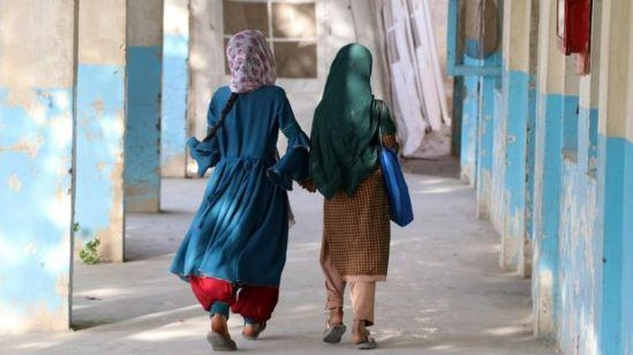 Taliban larang murid-murid perempuan ke luar negeri untuk bersekolah
