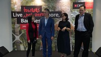 DBS Group secara signifikan mempercepat agenda keberlanjutannya ketika menerbitkan panduan Our Path to Net Zero dan menetapkan target emisi nol bersih pertamanya untuk emisi pembiayaan (Cakupan/Scope 3) oleh DBS Group sebagai bank pada bulan September 2022. Target dekarbonisasi DBS Group diputuskan berlandaskan sains dan merupakan salah satu yang paling ambisius dan komprehensif di industri perbankan global. Dalam panduan tersebut, terdapat sembilan sektor yang menjadi fokus utama, mulai dari sektor aviasi, otomotif, properti, kimia, pangan dan pertanian, minyak dan gas, energi, baja, dan pelayaran. 