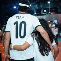 Vino memakai nama anaknya untuk nomor punggung. So sweet! (Foto: Instagram/@vinogbastian__)