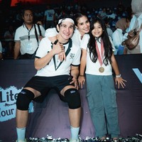 My NUMBER ONE supporter, tulis Vino di Instagram untuk menyertai foto-fotonya bersama Marsha dan putri mereka di pertandinga tersebut. (Foto: Instagram/@vinogbastian__)