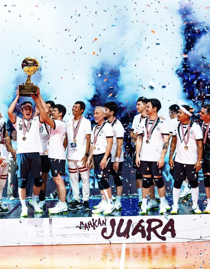 Vino Bastian dan Keluarga di Pertandingan Voli The Actors vs The Prediksi