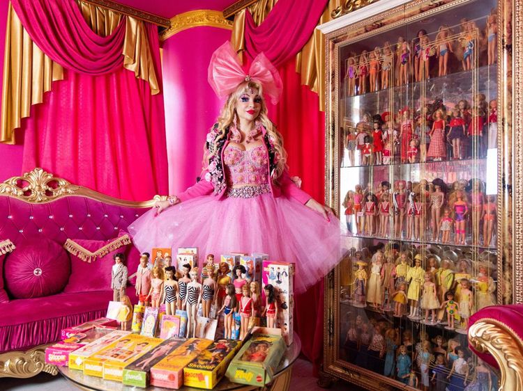 Wanita Rusia Ini Terobsesi Jadi Barbie, Punya 12 Ribu Koleksi