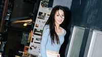 Ia tetap terlihat seperti gadis remaja dalam beberapa foto-fotonya. Dok. Instagram