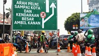 Simpang Harmoni tersebut tengah diberlakukan rekayasa arus lalu lintas terdampak proyek MRT fase 2 (Bundaran HI-Kota).   