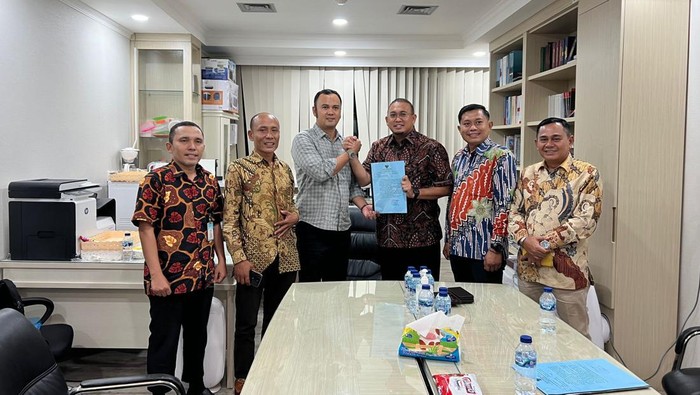 Andre Rosiade dan Bupati Sijunjung Benny Dwifa Yuswir dkk