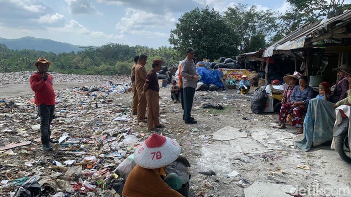 BPBD Pangandaran saat mitigasi bencana kebakaran di TPA Purbahayu