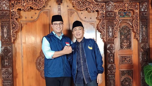 Bupati Lombok Barat Fauzan Khalid bersama bakal calon presiden (bacapres) Partai NasDem Anies Baswedan saat di Lombok Barat beberapa waktu lalu.